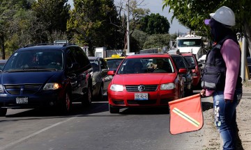 Peatones, olvidados en obra de ciclovía Hermanos Serdán