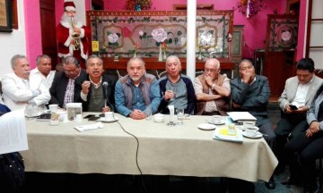 Anuncian nuevas tomas de gasolineras y casetas