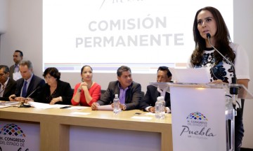 Copian iniciativas de género de Geraldine González