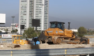 Poncha el Periférico 20 llantas cada día 