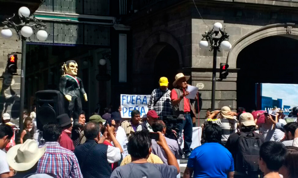 Marchan poblanos contra el gasolinazo y Peña Nieto