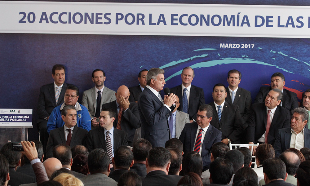 Firman 20 acciones por la economía de Puebla