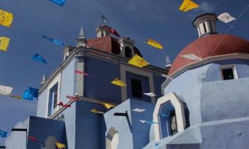 Retoman barrios poblanos tradición del Viacrucis