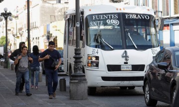 Viven poblanos con temor a robos en transporte