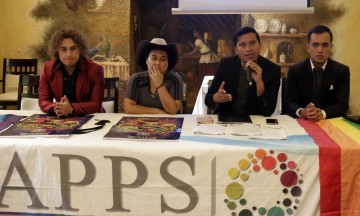 Urge grupo LGBTTI agilizar trámites para uso del Zócalo 