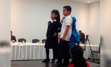 Viven 65 mil familias poblanas de la industria del vestido