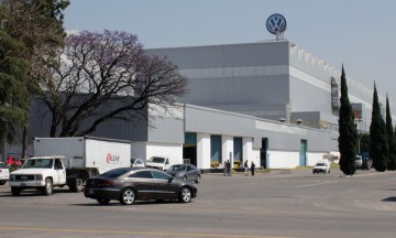Inicia en 12% negociación salarial 2017 de Volkswagen