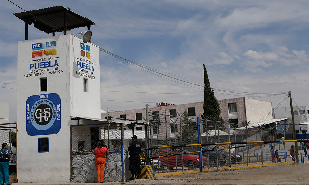 Acusan 4 mil reos violaciones al debido proceso en Puebla