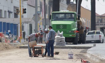 Comuna invertirá préstamo en calles, luminarias y drenaje