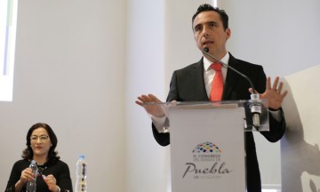 Exhortan a Comuna a agilizar reembolsos de da&ntilde;os por baches