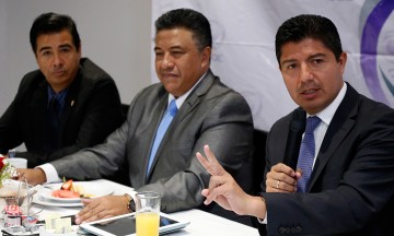 Insiste Eduardo Rivera en que aún no está inhabilitado