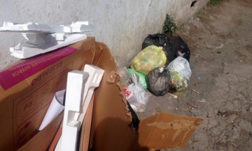 ...la vida que se va entre la basura y el desdén oficial