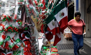 Disminuyen vendedores de artículos patrios en el centro