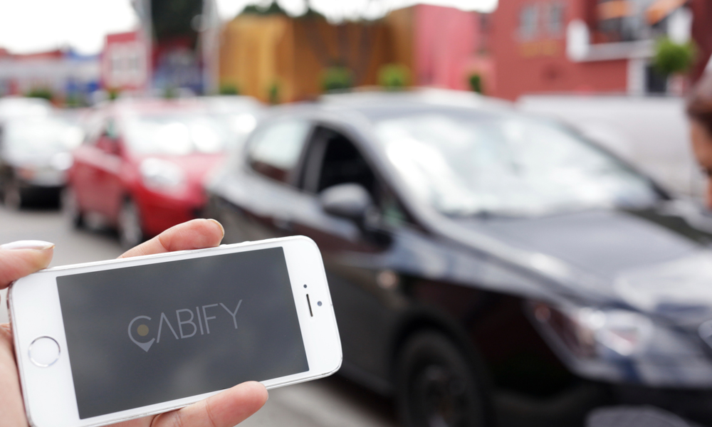 Protestan conductores de Cabify; piden volver a operar