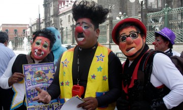 Condicionan regreso de payasos a zócalo poblano 
