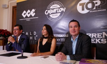 Educará Robert Kiyosaki a los poblanos