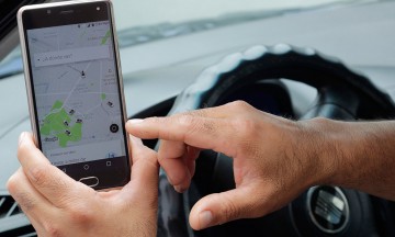 Uber interpone amparo para recuperar cobro en efectivo