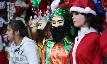 Desembolsan hasta 700 pesos para disfraces navideños