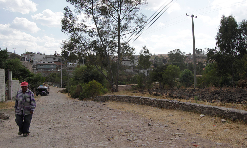 Aplazan mejora vial en 35% de juntas auxiliares