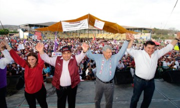 Ofrece AMLO plan de reconstrucción