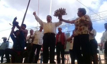 Promete Doger más empleo y ayuda al campo