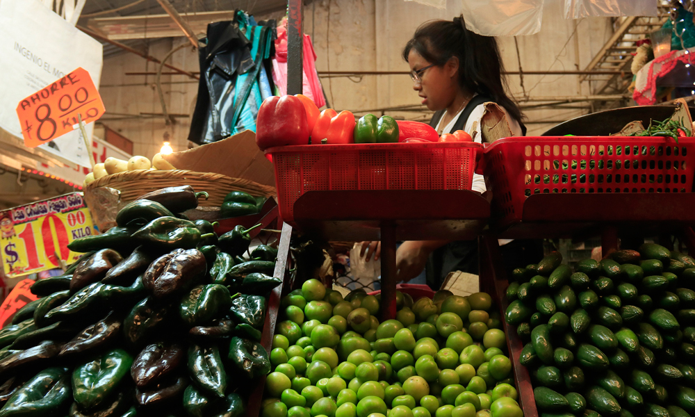 Al 48% de poblanos no les alcanza para la canasta básica