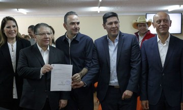 Denuncian que Alonso mantiene promoción