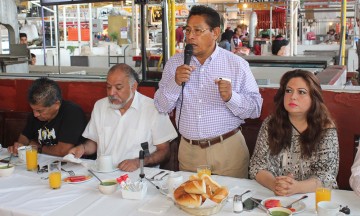 Exigen comerciantes a Biestro disculpa pública