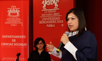 Acepta Claudia Rivera debatir