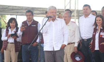 Condena AMLO ataque a morenista en Acajete
