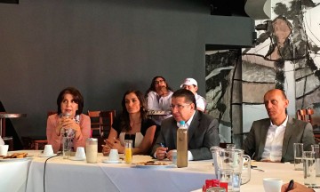 Enrique Doger se compromete con el Atoyac