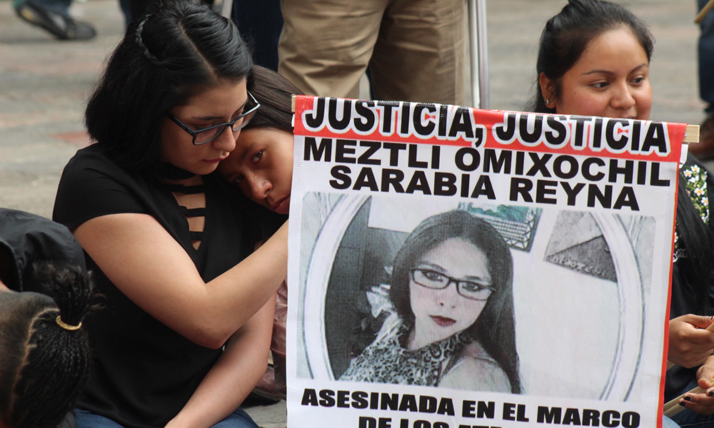 Exigen justicia para Meztli Sarabia a un año de su asesinato