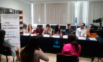 Estudiantes piden "no politizar" noticias delictivas