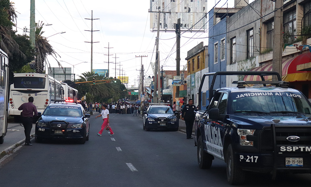 Violencia y tensión se vivió en el tianguis de ropa Los Lavaderos