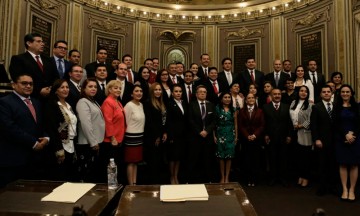 Gali Fayad desaira la toma de protesta de nuevos diputados