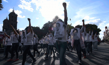 Exigen justicia en el caso de los 43 normalistas de Ayotzinapa