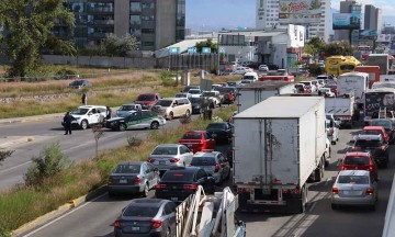 Cierran la Atlixcáyotl por “robo” de predios