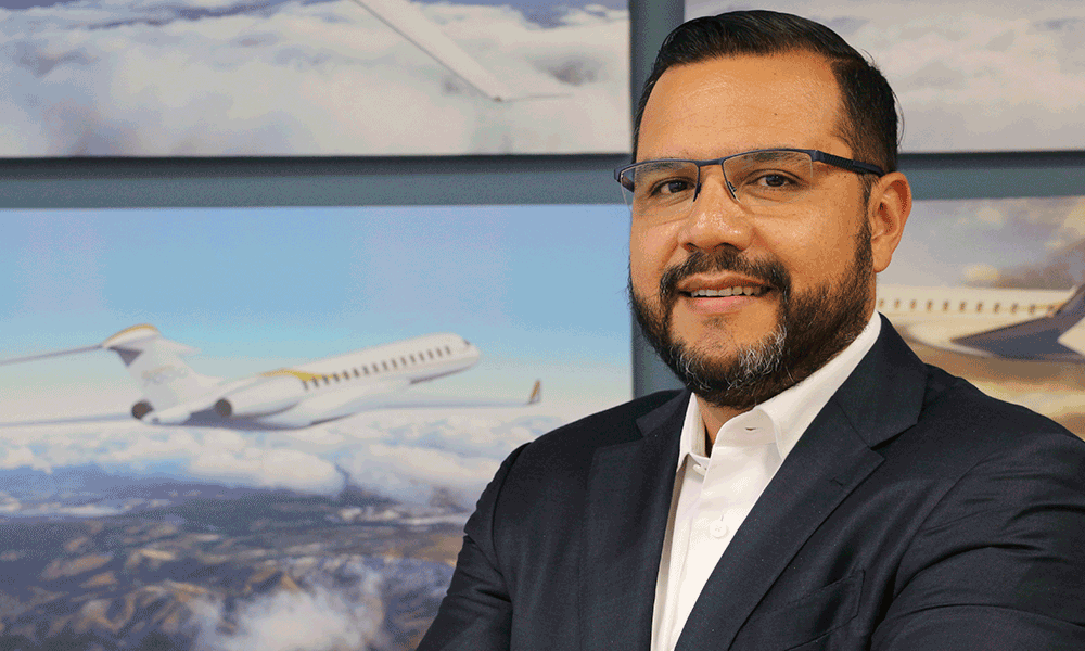 Egresado UDLAP, vicepresidente de Bombardier Aerospace México