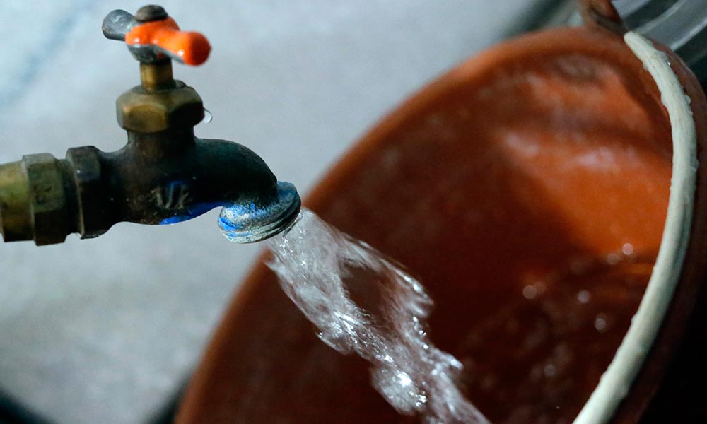 Temen que cervecera se beba toda el agua