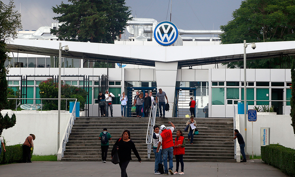 Propone VW bajas temporales de 2 años a trabajadores 