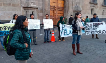 Habitantes de Ixtacamaxtitlán exigen a AMLO frenar proyectos mineros