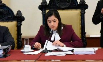 Pide Rivera apostar por una mujer para gobernador interino 