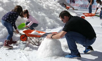 Poblanos disfrutan de la nieve