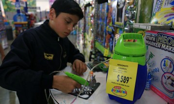 Venden ambulantes juguetes en $30; supermercados desde $180