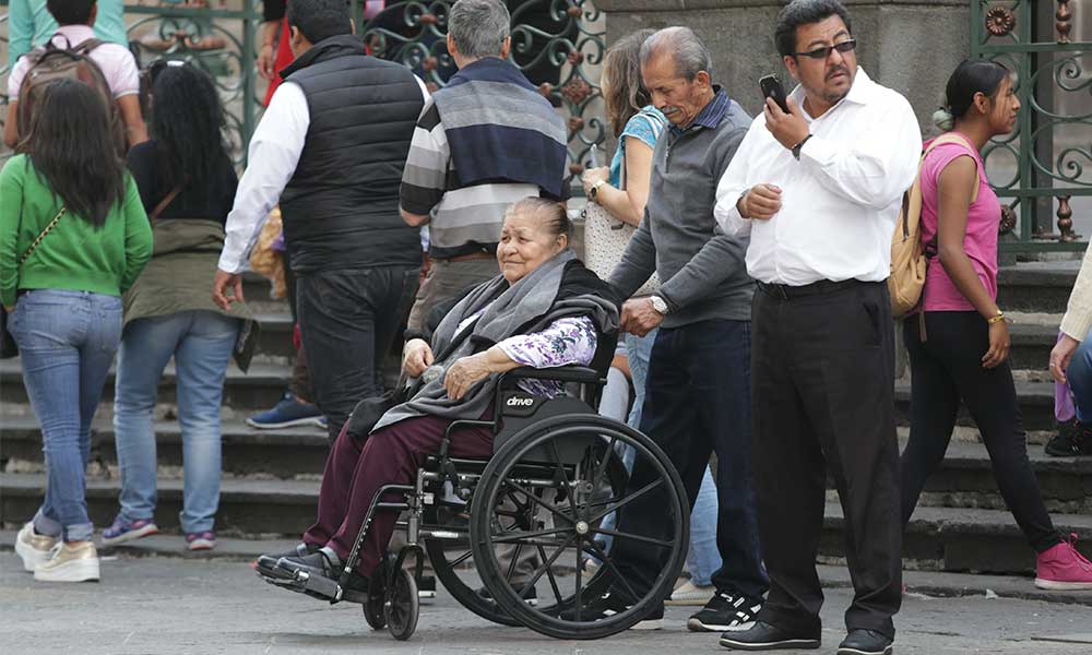 Palomean poblanos tarjetas de apoyo para personas con discapacidad