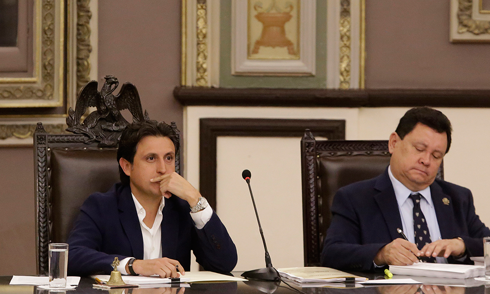 Chocan diputados por conflictos en jornada