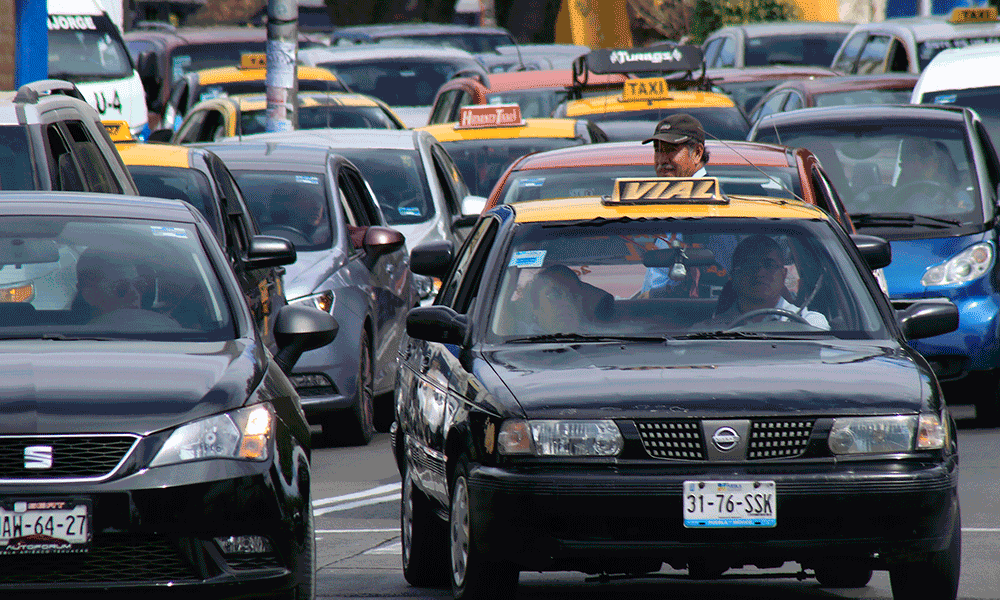 Detienen 57 taxis pirata en una semana; alistan sanciones