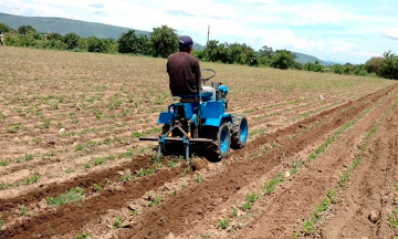 Cancelan apoyos de mototractores a agricultores