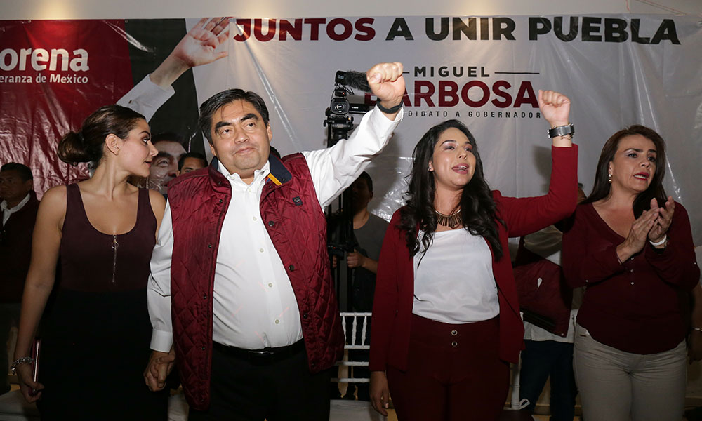 Promueve Barbosa eliminar campaña política en el transporte