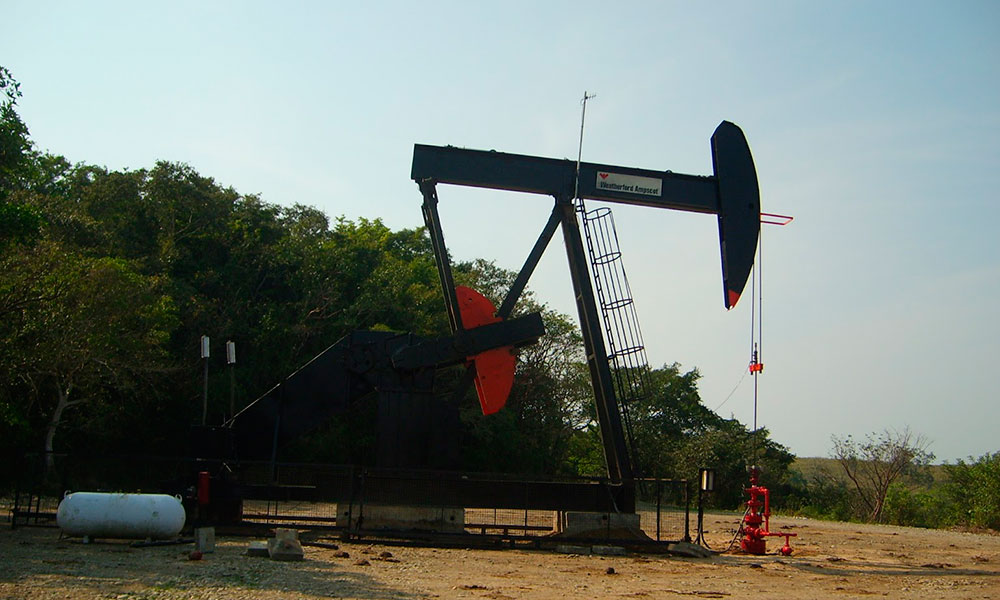 Mochan recursos a municipios petroleros